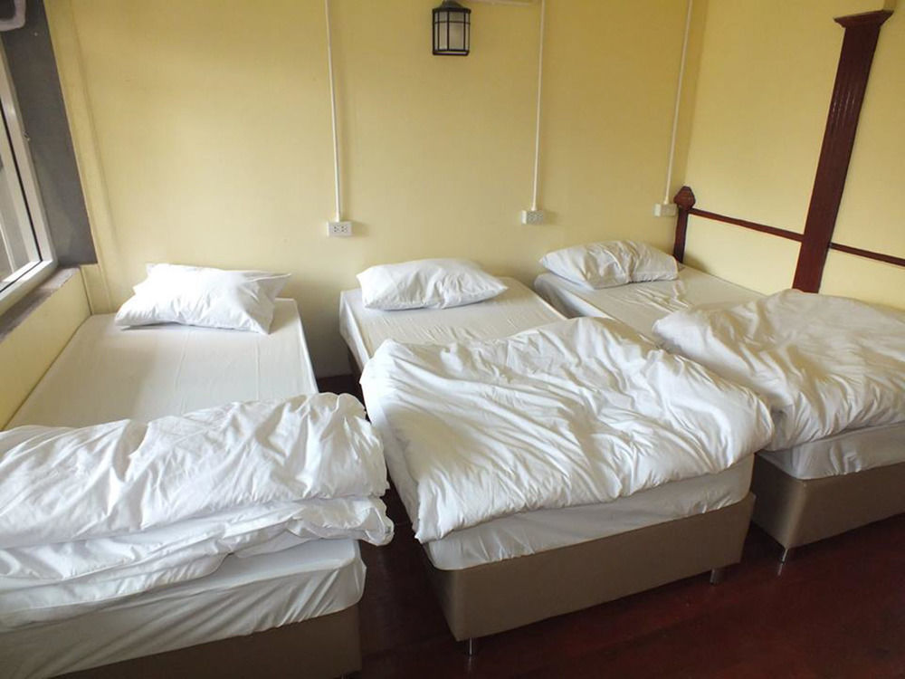 Cassette Hostel Chiang Mai Exterior photo